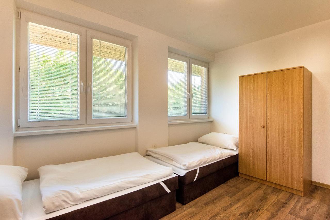 Hostel Ve Vinarstvi Zd *