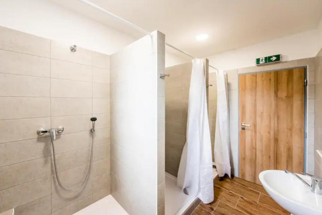 Ve Vinarstvi Zd Hostel Němčičky